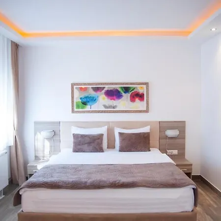 Hotel Tourist Ribarsko Ostrvo 4*