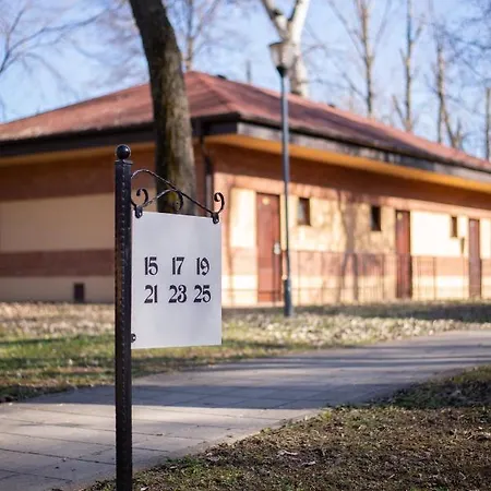 Tourist Ribarsko Ostrvo מלון