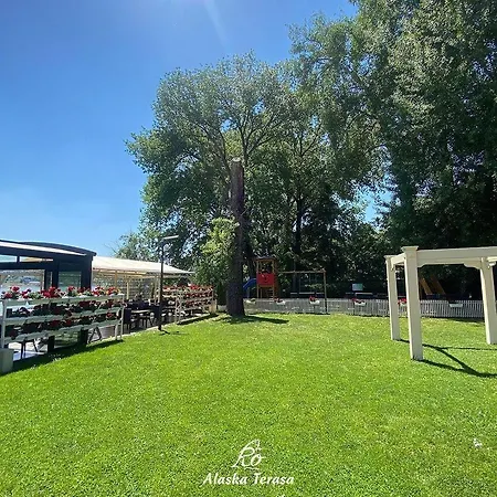 Tourist Ribarsko Ostrvo Hotel 4*