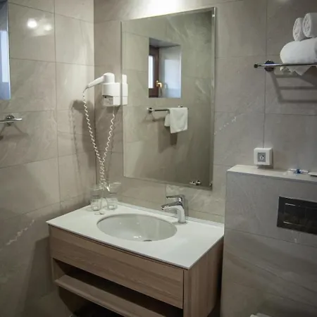 Hotel Tourist Ribarsko Ostrvo 4*