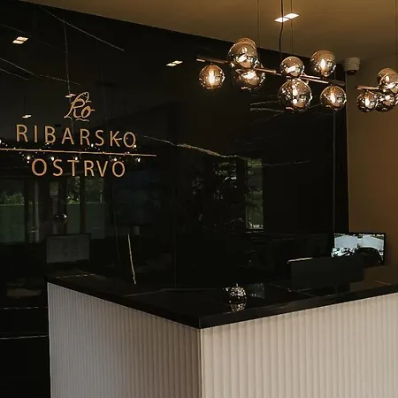 מלון Tourist Ribarsko Ostrvo