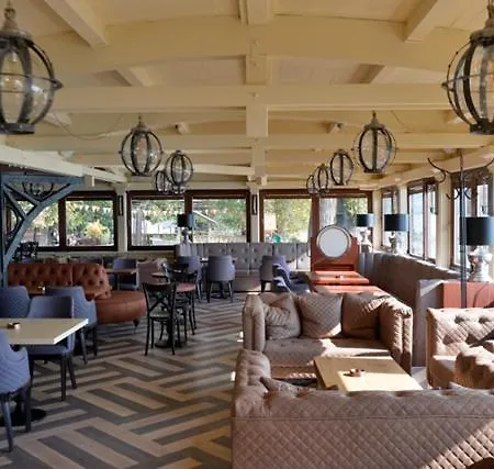 Tourist Ribarsko Ostrvo 4*